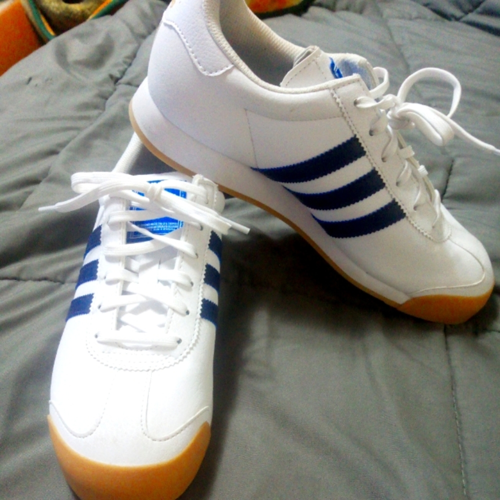 Women's Addidas Samoa tennis shoes